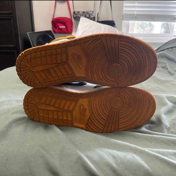 Jordan 1 Taxi - Picture 5 of 6